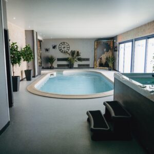 Espace privatif (piscine, sauna, jacuzzi et hammam) - 3 à 4 personnes - 1H